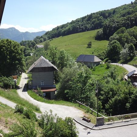Bar Hotel Restaurant Le Margeriaz Les Déserts Buitenkant foto