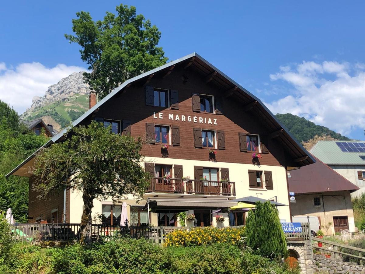 Bar Hotel Restaurant Le Margeriaz Les Déserts Buitenkant foto