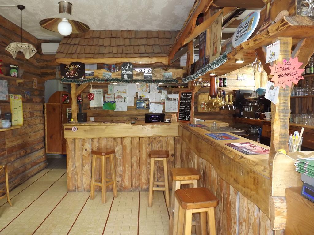 Bar Hotel Restaurant Le Margeriaz Les Déserts Buitenkant foto