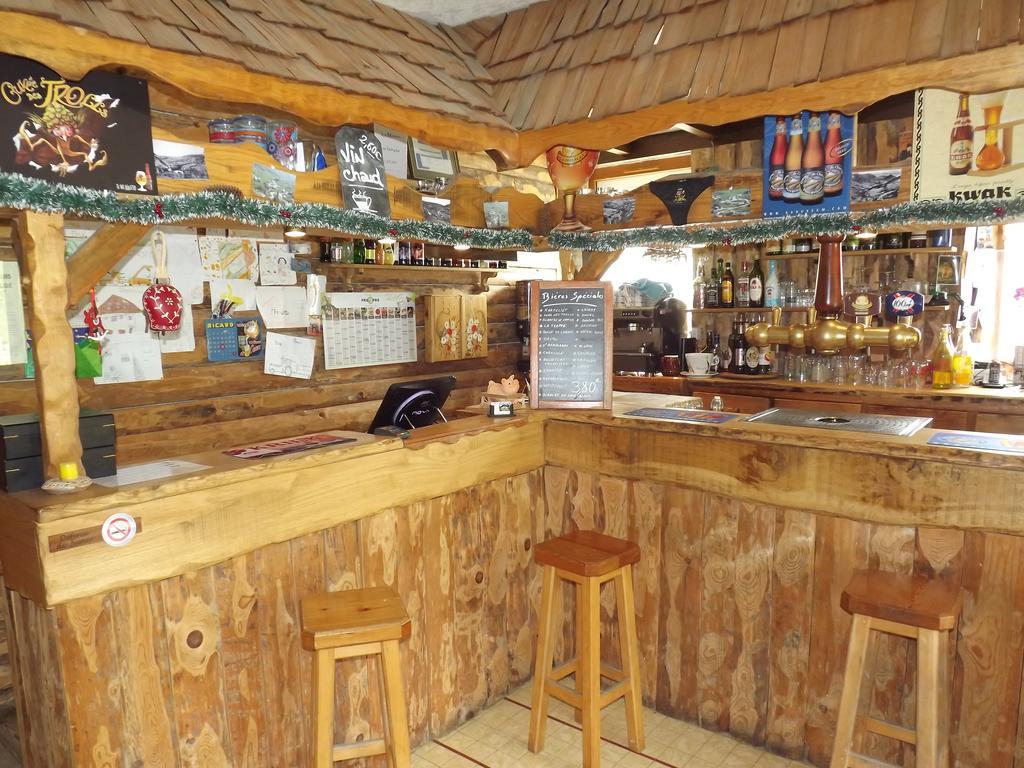 Bar Hotel Restaurant Le Margeriaz Les Déserts Buitenkant foto