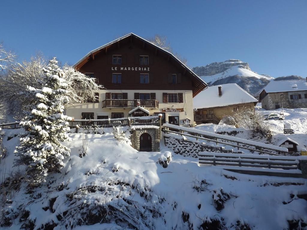 Bar Hotel Restaurant Le Margeriaz Les Déserts Buitenkant foto
